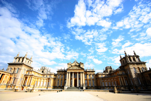 Guide to the Top UK Country Houses for a Memorable Visit 